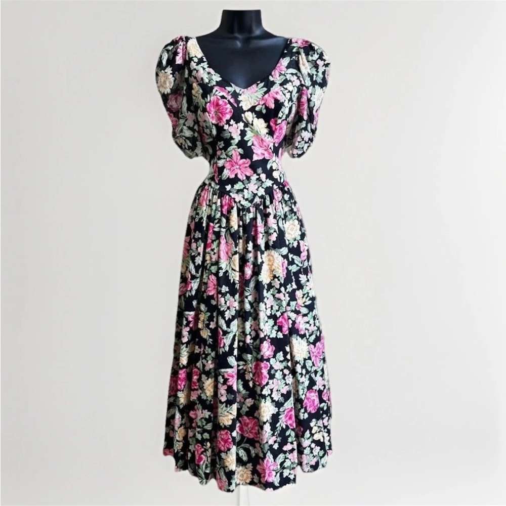Rare Vtg Laura Ashley Midi Dress (US 8 - Great Britain) Mint Condition Spring